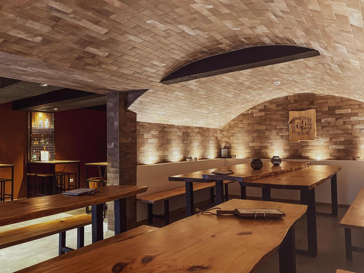 Pate'O Hostel & Suites オヴァール エクステリア 写真